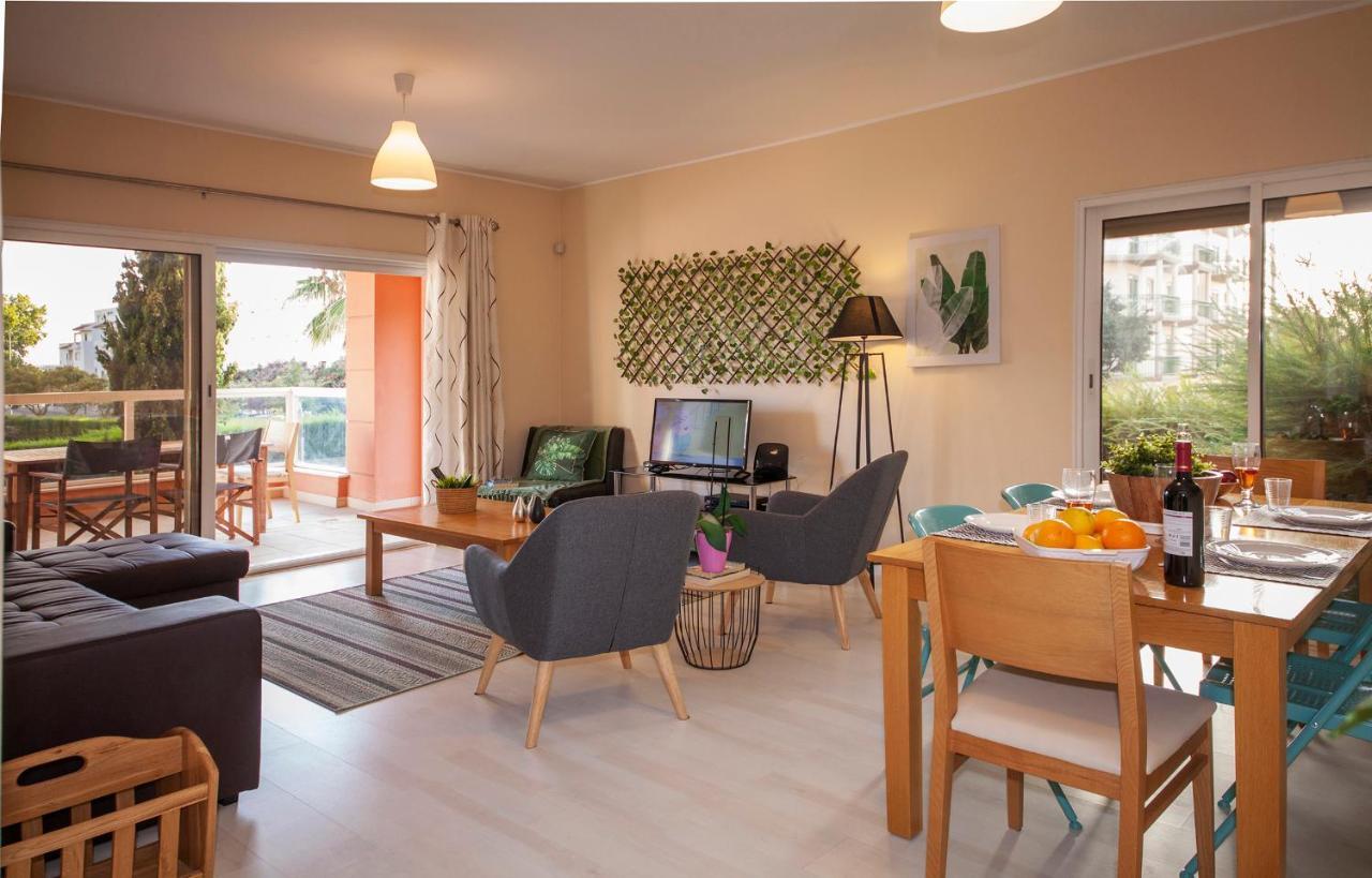 B02 - Fantastic Apartment With Pool Portimão Eksteriør billede
